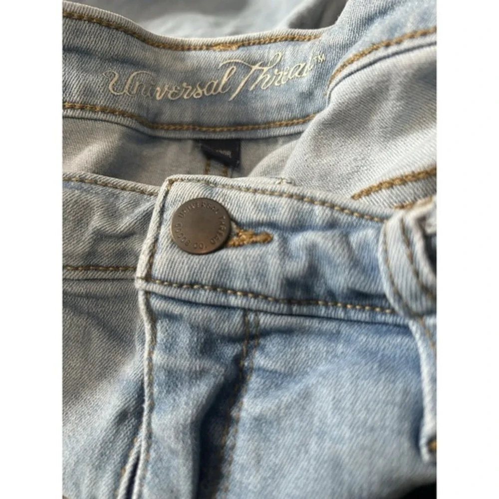 Universal Thread Women Size 10/30R High Rise Skinny Side Stripe Light Wash Jeans